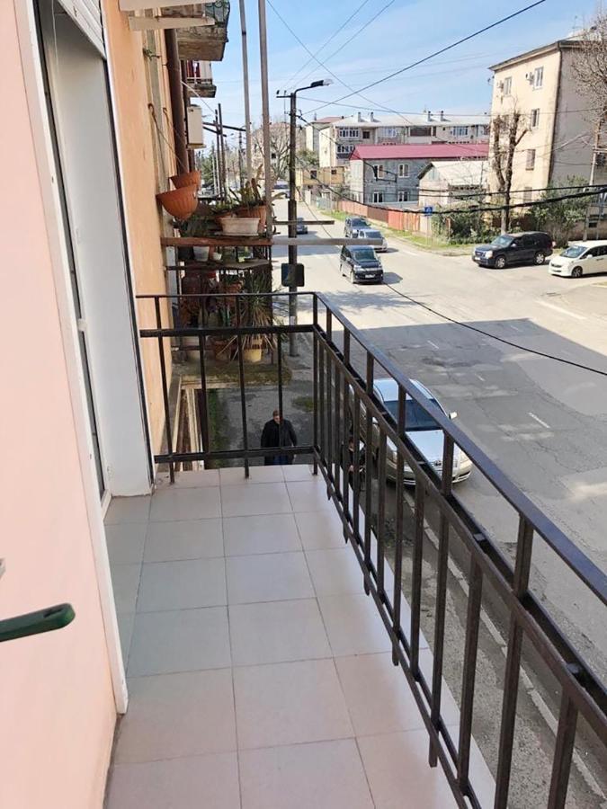 1 Квартира Люкс У Моря سوخومي المظهر الخارجي الصورة